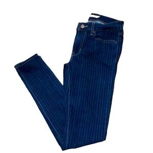 Levi’s 711 Skinny